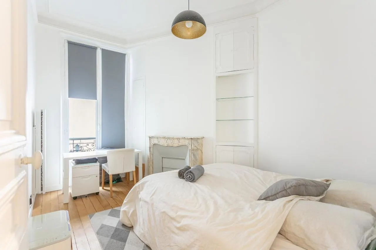 باريس Appartement 80M2 Derriere Avenue Montaigne 8Eme 0*,  فرنسا